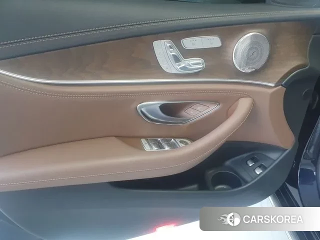 Mercedes-Benz E-Class W213 2022 Синий из Кореи, фото 6