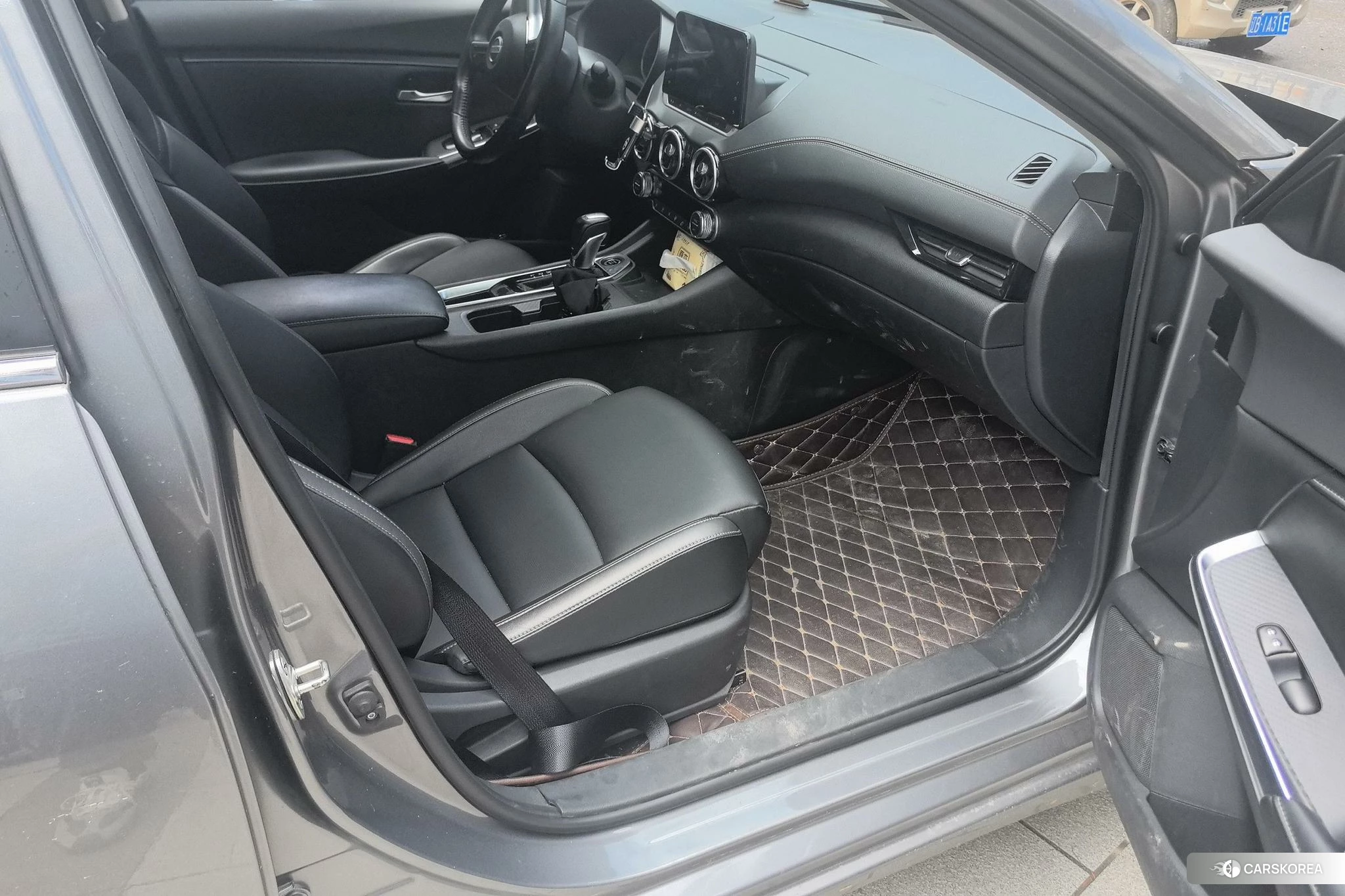 Nissan Xuan Yi 2020 Серебристо-серый из Китая, фото 6