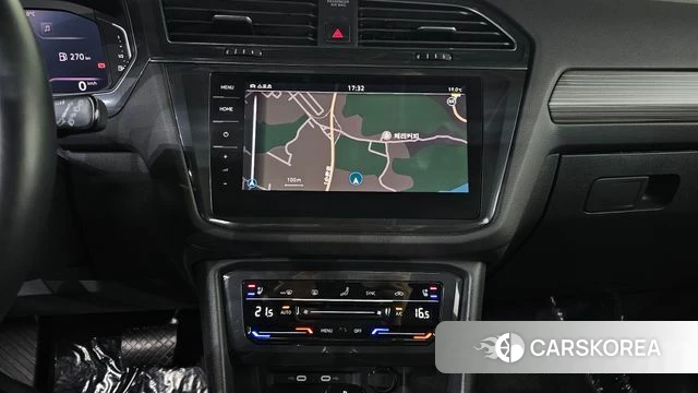 Volkswagen Tiguan Allspace 2023 Белый из Кореи, фото 6