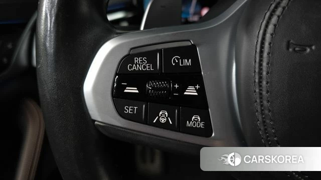 BMW 5 Series (G30) 2022 Серебристо-серый из Кореи, фото 6