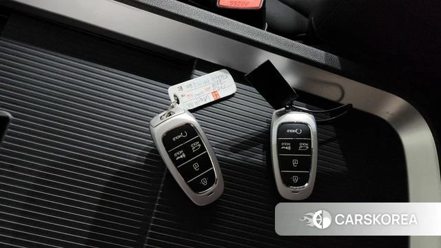 Hyundai Staria 2022 Белый из Кореи, фото 6