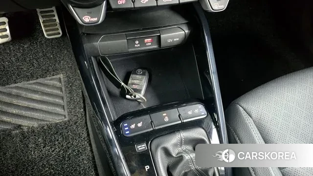 Kia Stonic 2018 Белый из Кореи, фото 6