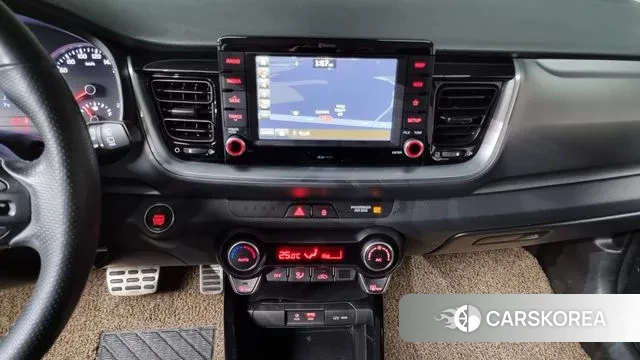 Kia Stonic 2018 Белый из Кореи, фото 6