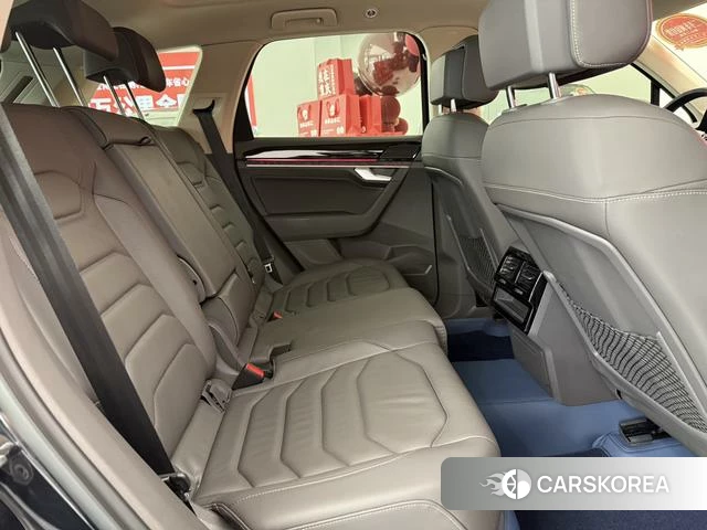 Volkswagen Touareg 2023 Черный из Китая, фото 6