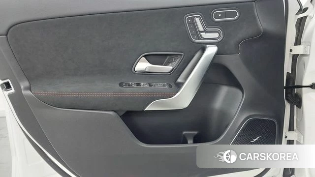 Mercedes-Benz A-Class W177 2025 Белый из Кореи, фото 6