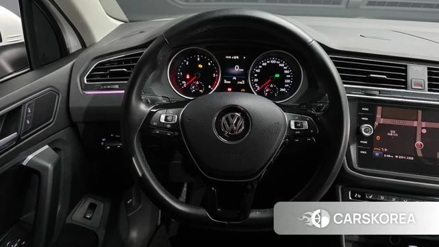 Volkswagen Tiguan second Generation 2020 Белый из Кореи, фото 6
