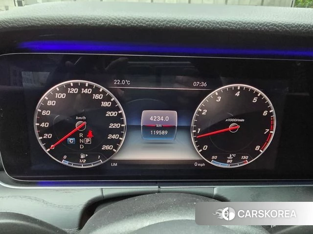 Mercedes-Benz E-Class W213 2018 Серый из Кореи, фото 6