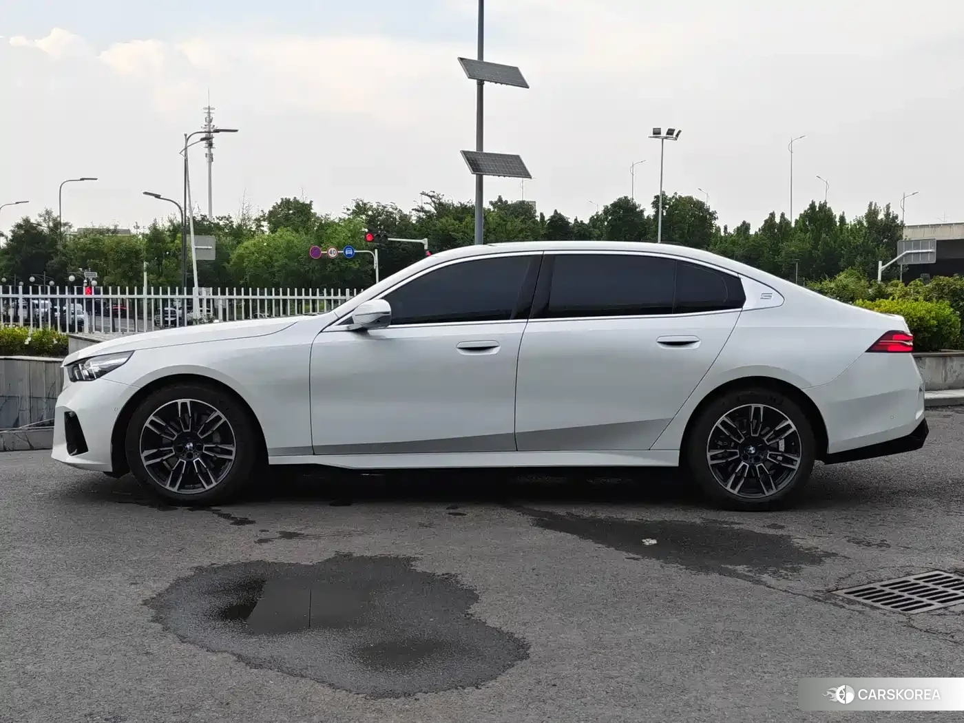 BMW 5 series 2026 Белый из Китая, фото 6