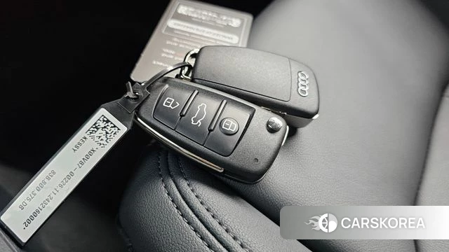 Audi Q3 (F3) 2025 Белый из Кореи, фото 6