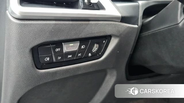 BMW 3 Series (G20) 2026 Серебристо-серый из Кореи, фото 6