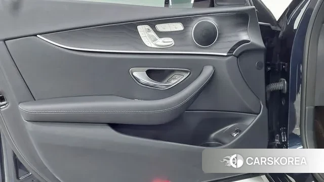 Mercedes-Benz E-Class W213 2023 Синий из Кореи, фото 6