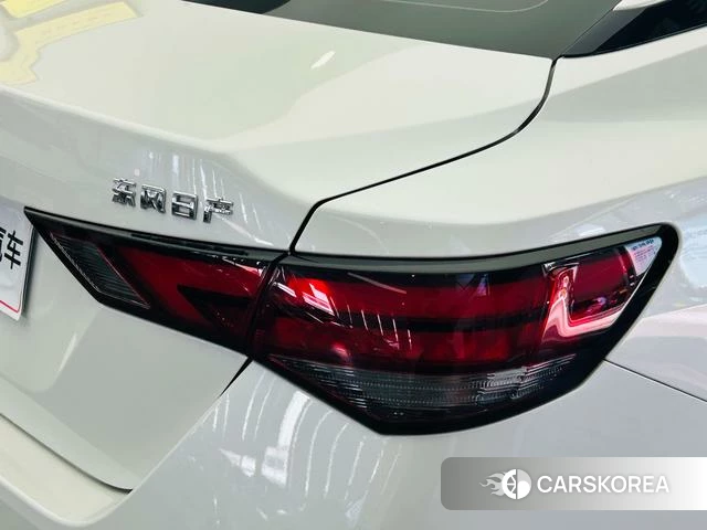 Nissan Xuan Yi 2023 Белый из Китая, фото 6