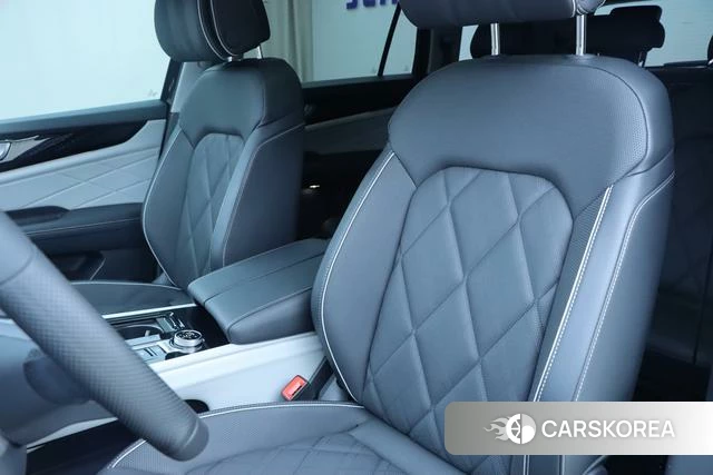 Volkswagen Tourang 2024 Черный из Китая, фото 6