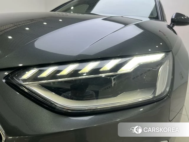 Audi A4L 2021 Темно-серый из Китая, фото 6