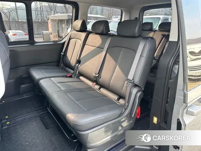 Hyundai Staria 2024 Серебряный из Кореи, фото 6