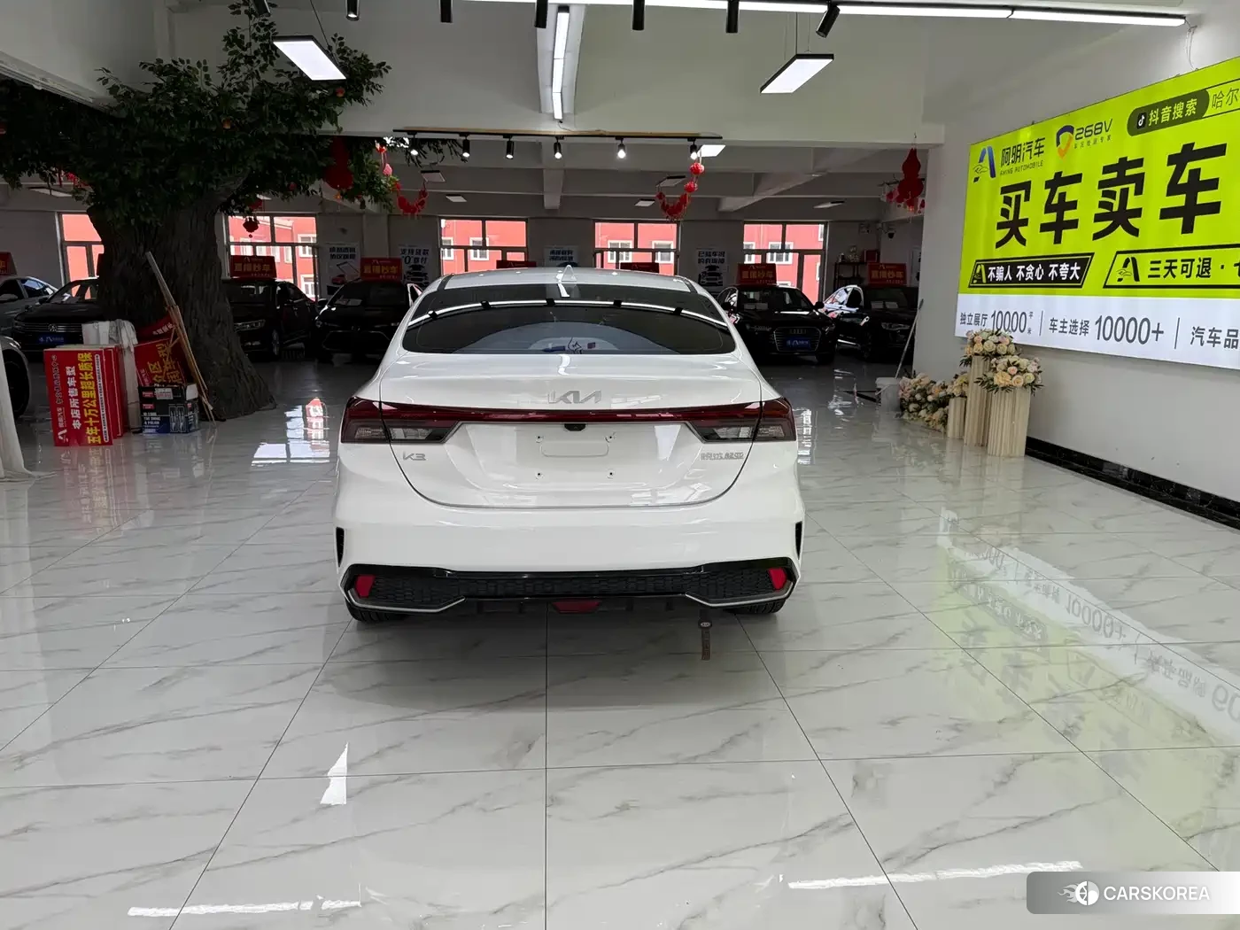 Kia K3 2023 Белый из Китая, фото 6