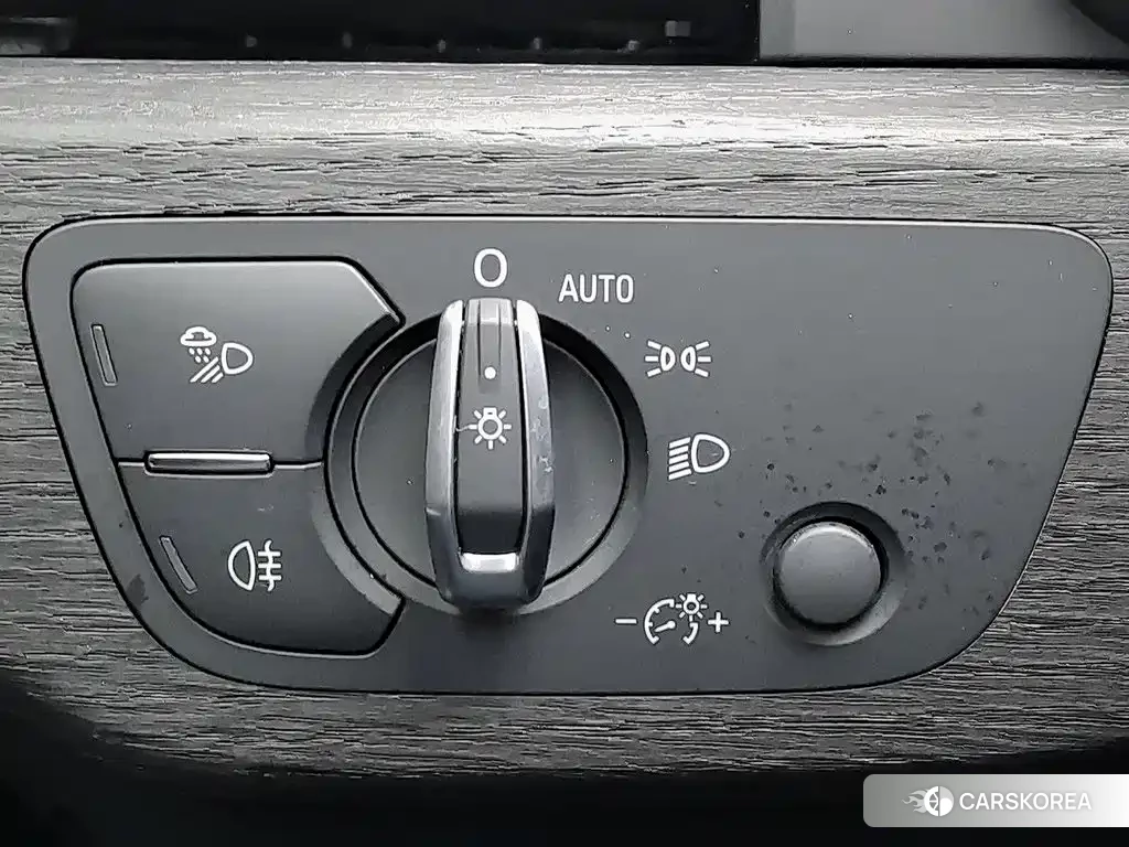 Audi A4L 2022 Silver/gray из Китая, фото 6