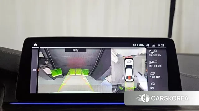 BMW 5 Series (G30) 2023 Белый из Кореи, фото 6