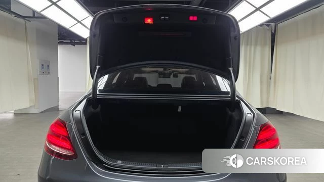 Mercedes-Benz E-Class W213 2019 Серый из Кореи, фото 6