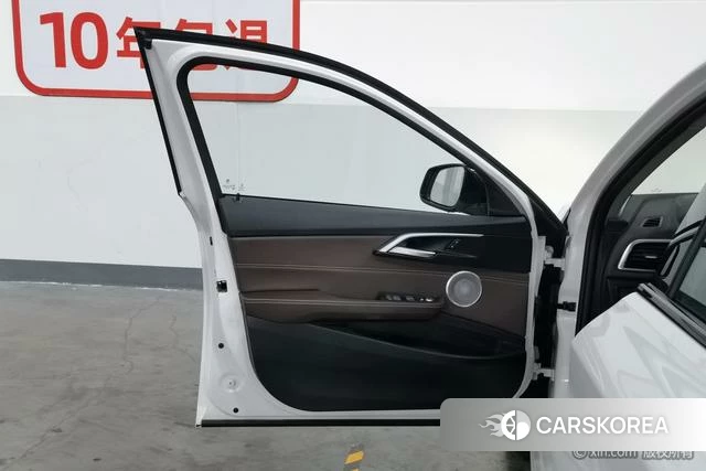 BMW 1 series 2023 Белый из Китая, фото 6