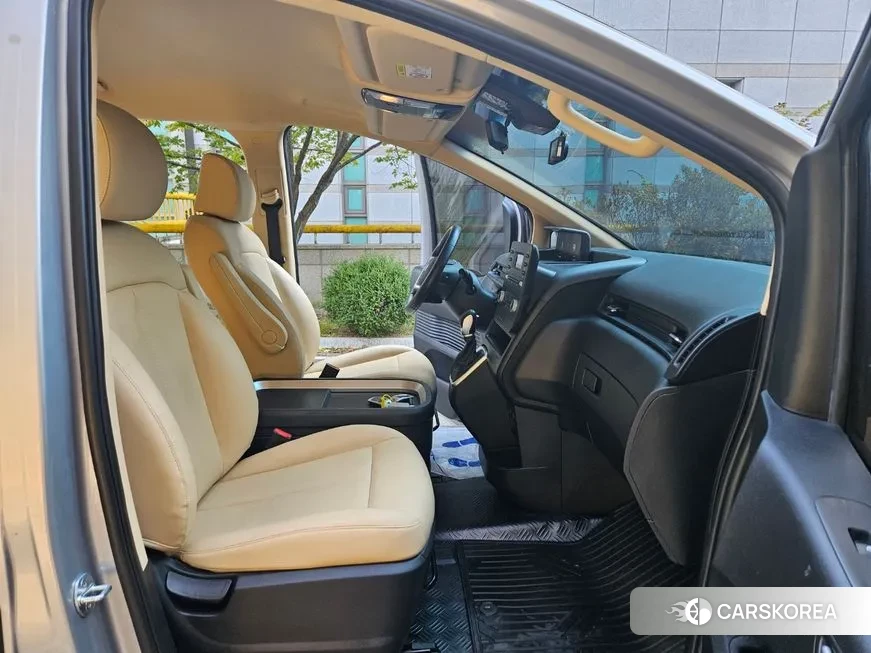 Hyundai Staria 2021 Серебристо-серый из Кореи, фото 6