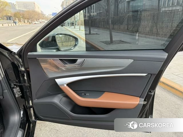 Audi A6L 2023 Черный из Китая, фото 6