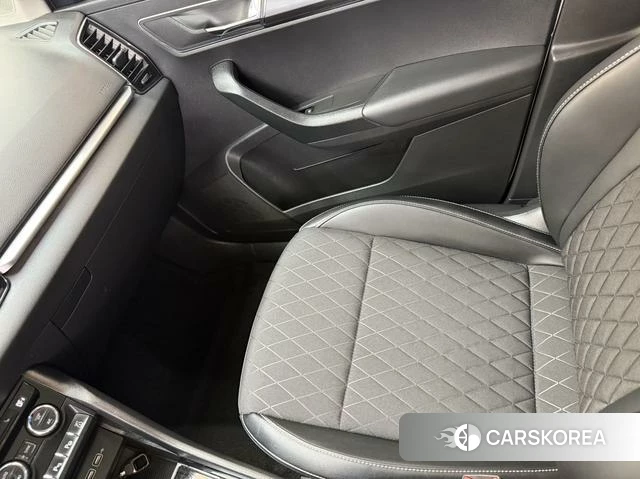 Skoda Krok 2022 Белый из Китая, фото 6