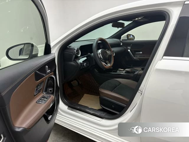 Mercedes-Benz Class A 2021 Белый из Китая, фото 6