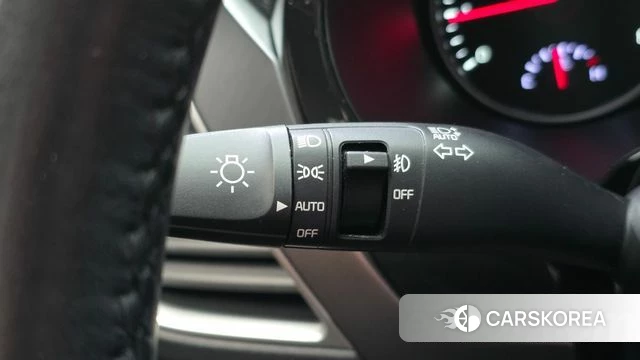 Kia Seltos 2022 Белый из Кореи, фото 6