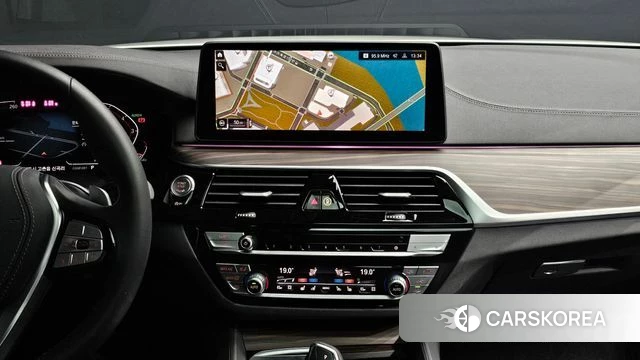 BMW 5 Series (G30) 2022 Белый из Кореи, фото 6