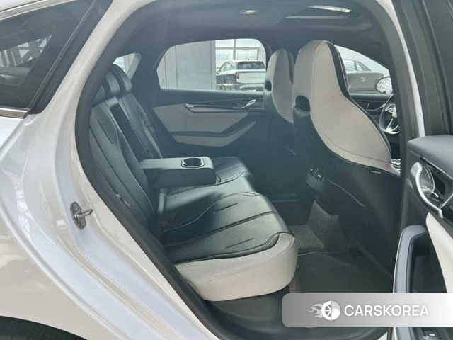 BYD Qin PLUS DM 2023 Белый из Китая, фото 6