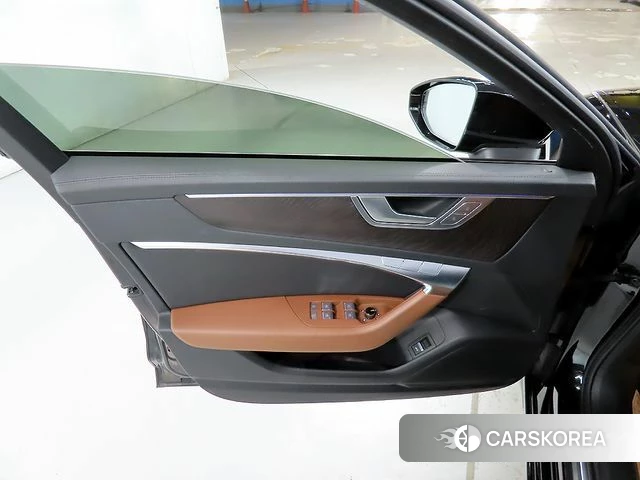 Audi A6 (C8) 2021 Черный из Кореи, фото 6