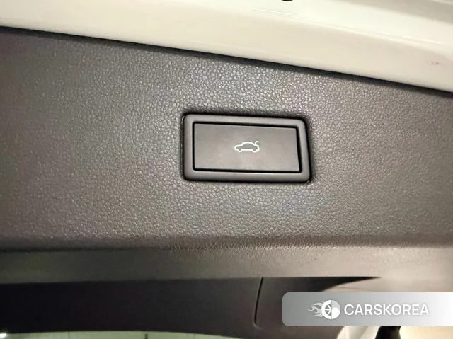 Volkswagen Tiguan second Generation 2022 Белый из Кореи, фото 6