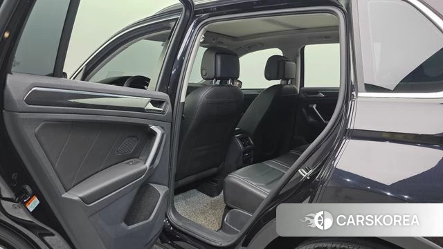 Volkswagen Tiguan second Generation 2022 Черный из Кореи, фото 6