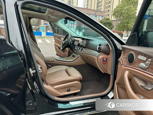 Mercedes-Benz E-class 2022 Черный из Китая, фото 6