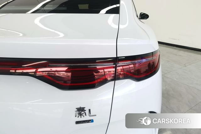 BYD Qin L EV 2025 Белый из Китая, фото 6