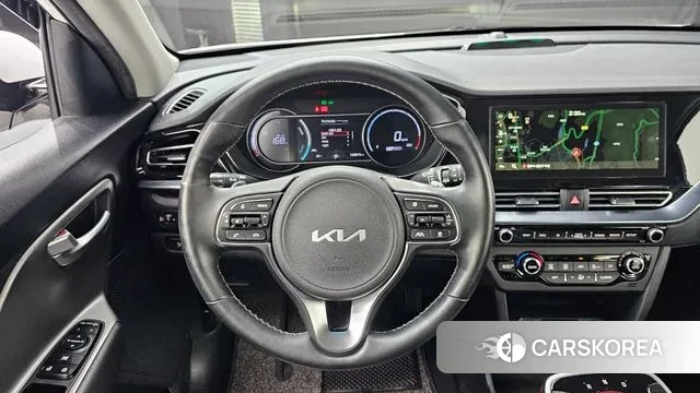 Kia Niro Plus 2023 Белый из Кореи, фото 6