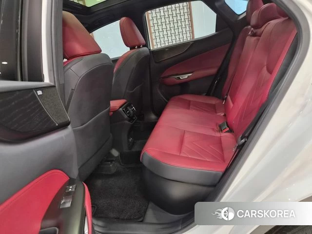 Lexus NX350h Second generation 2022 Жемчужный цвет из Кореи, фото 6