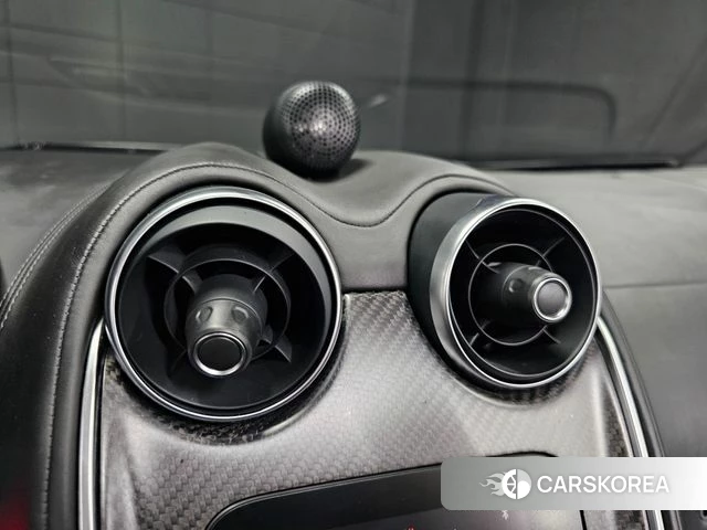 McLaren 570S 2019 Небесно-голубой из Кореи, фото 6