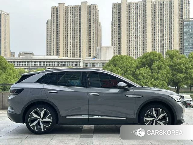 Volkswagen ID.4 CROZZ 2023 Серебристо-серый из Китая, фото 6