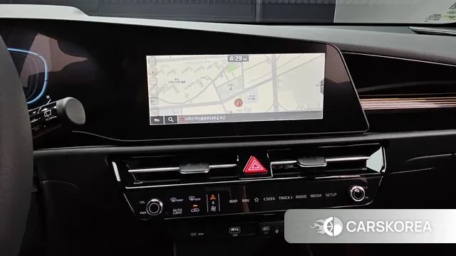 Kia Di Ol Nu Niro 2024 Белый из Кореи, фото 6