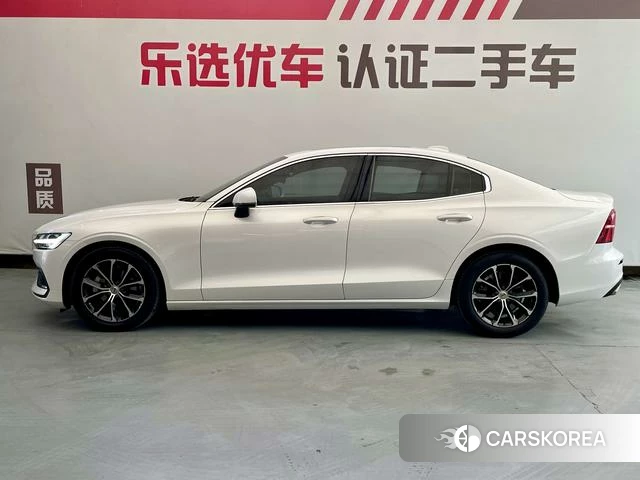 Volvo S60 2022 Белый из Китая, фото 6