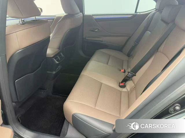 Lexus ES 2025 Черный из Китая, фото 6