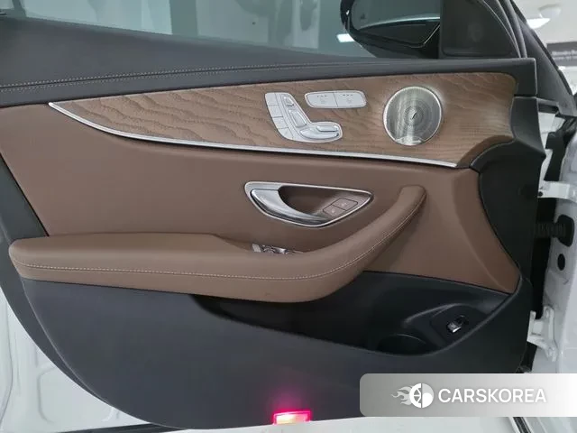 Mercedes-Benz E-Class W213 2023 Белый из Кореи, фото 6