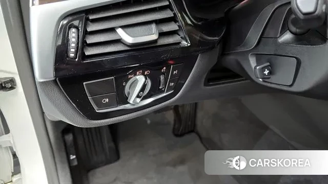 BMW 5 Series (G30) 2022 Белый из Кореи, фото 6