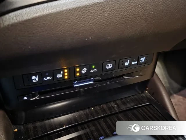 Lexus ES300h 7th generation 2019 Песочный из Кореи, фото 6