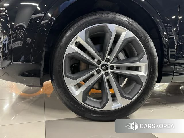 Audi Q8 (4M) 2026 Черный из Кореи, фото 6