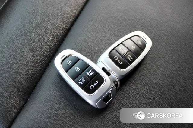 Hyundai Staria 2023 Серебряный из Кореи, фото 6