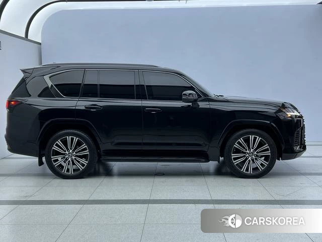 Lexus LX 2024 Черный из Китая, фото 6