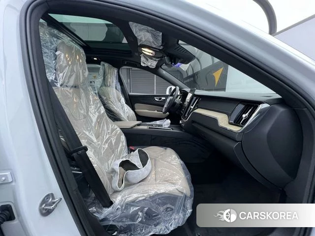 Volvo XC60 2026 Белый из Китая, фото 6